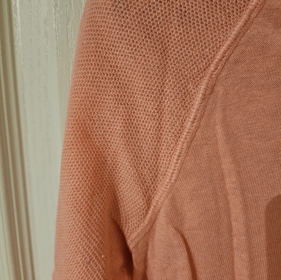 Women's thin sweater. - Picture 3 of 4
